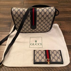 GUCCI Shoulder Bag w/wallet-AUTHENTIC